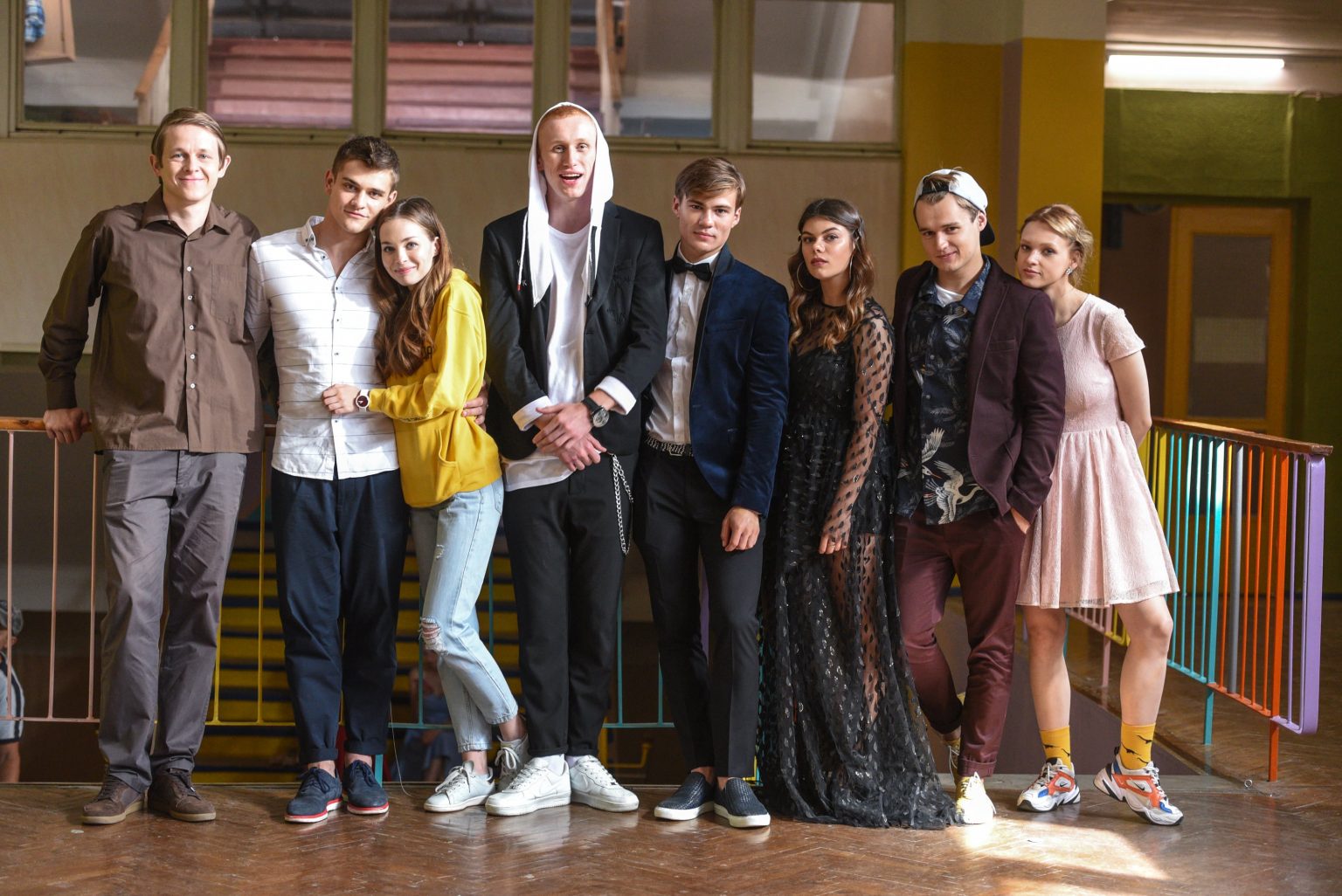 Какие русские сериалы про подростков, школу и любовь