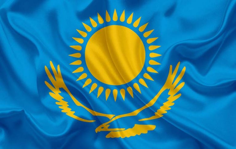 Казахстанский флаг фото